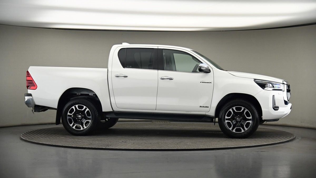 Used Toyota Hilux 2024 for sale - 75398540: Photo 43