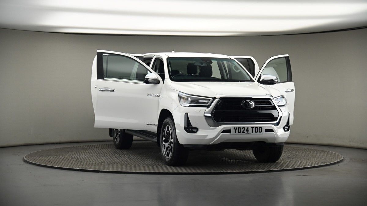 Used Toyota Hilux 2024 for sale - 75398540: Photo 46