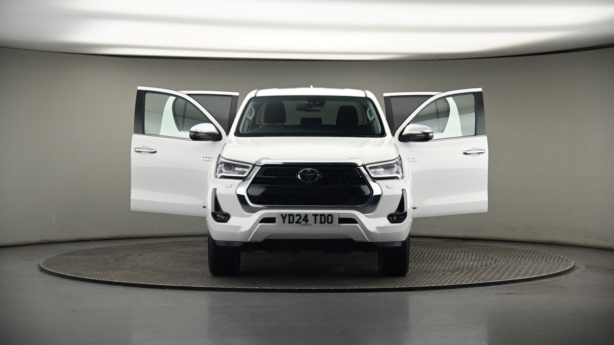 Used Toyota Hilux 2024 for sale - 75398540: Photo 47