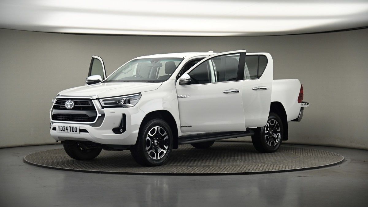 Used Toyota Hilux 2024 for sale - 75398540: Photo 48