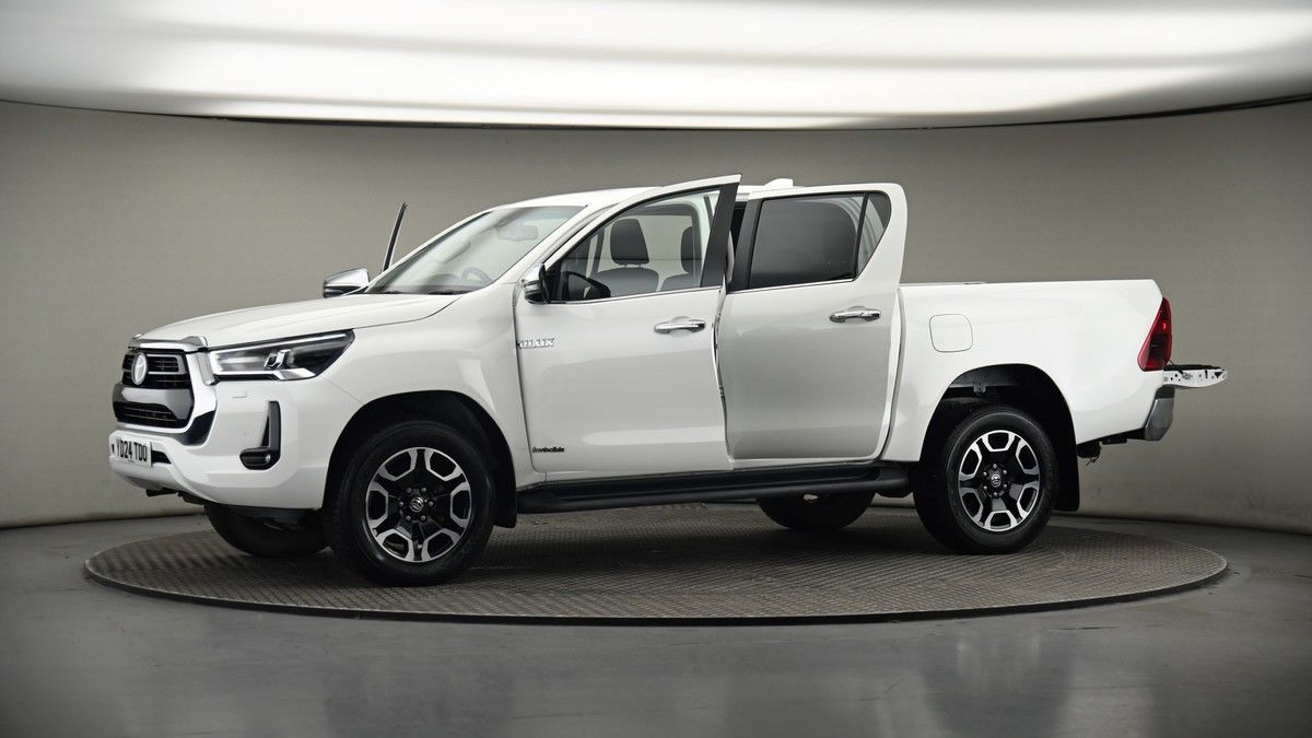 Used Toyota Hilux 2024 for sale - 75398540: Photo 49