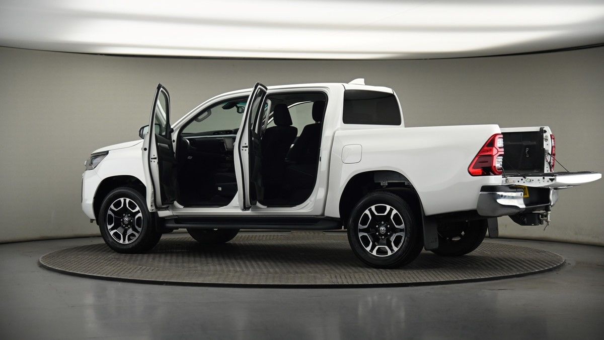 Used Toyota Hilux 2024 for sale - 75398540: Photo 52