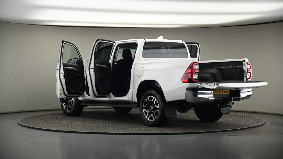 Used Toyota Hilux 2024 for sale - 75398540: Photo 53