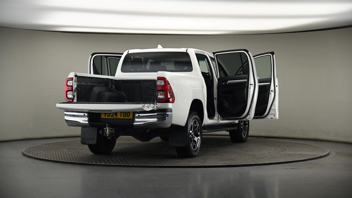Used Toyota Hilux 2024 for sale - 75398540: Photo 55