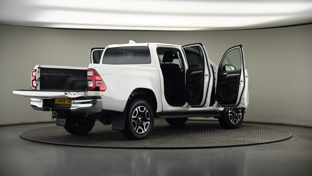 Used Toyota Hilux 2024 for sale - 75398540: Photo 56