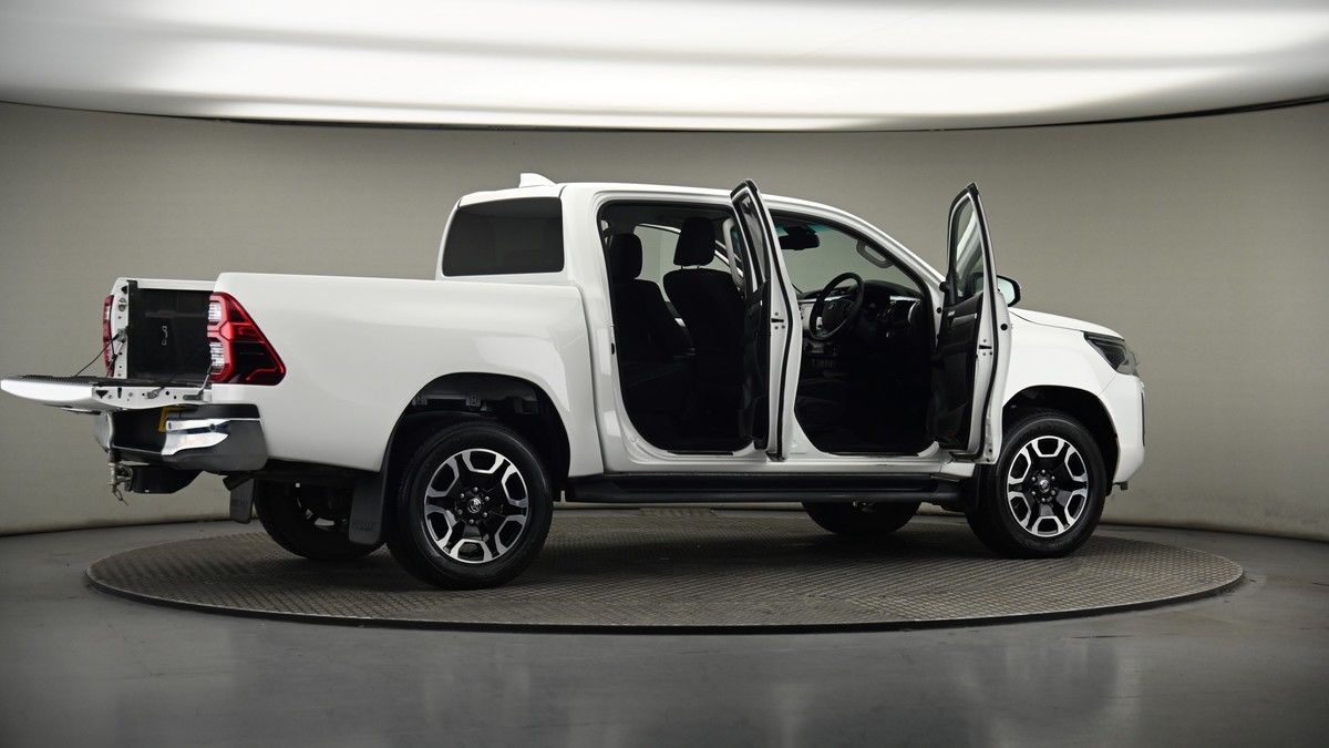 Used Toyota Hilux 2024 for sale - 75398540: Photo 57