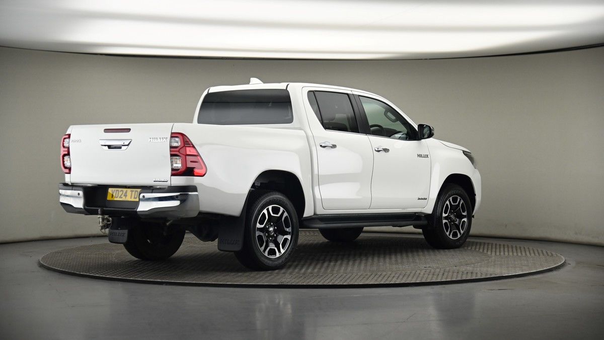Used Toyota Hilux 2024 for sale - 75398540: Photo 7