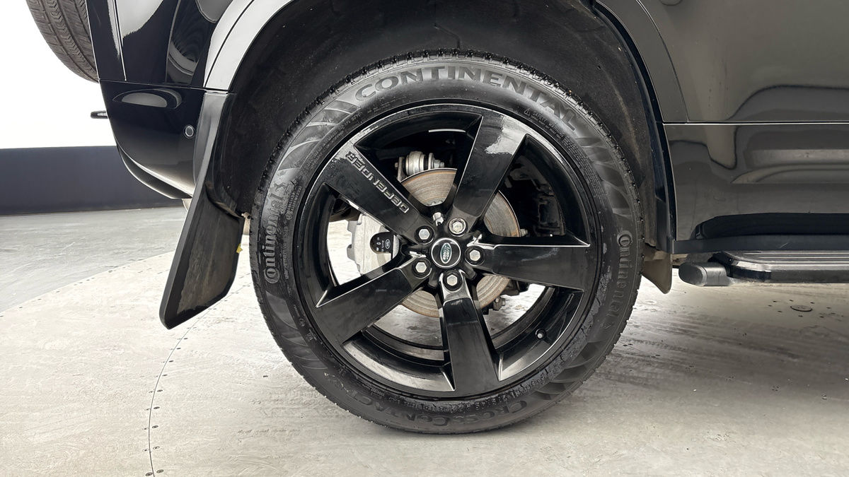 Used Land Rover Defender 110 2024 for sale - 76884628: Photo 10