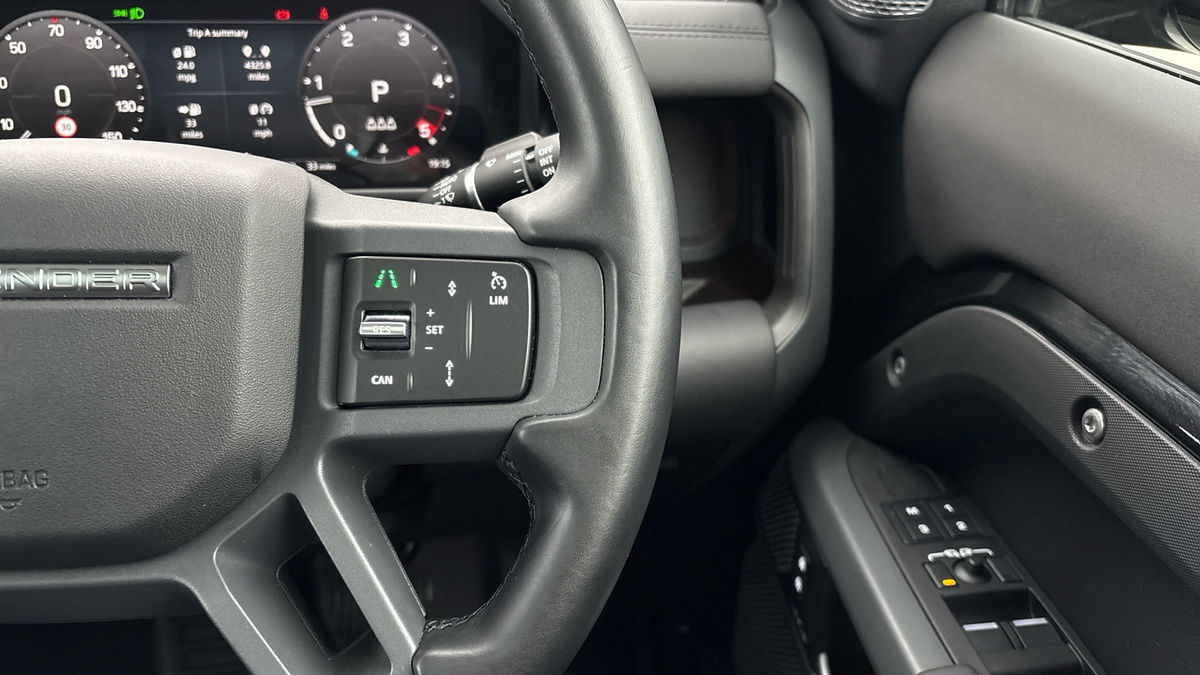 Used Land Rover Defender 110 2024 for sale - 76884628: Photo 14