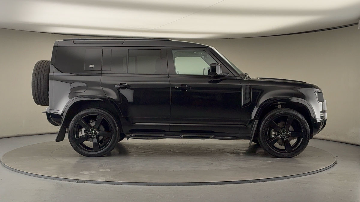 Used Land Rover Defender 110 2024 for sale - 76884628: Photo 16