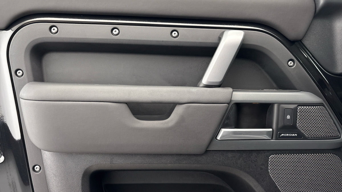 Used Land Rover Defender 110 2024 for sale - 76884628: Photo 19