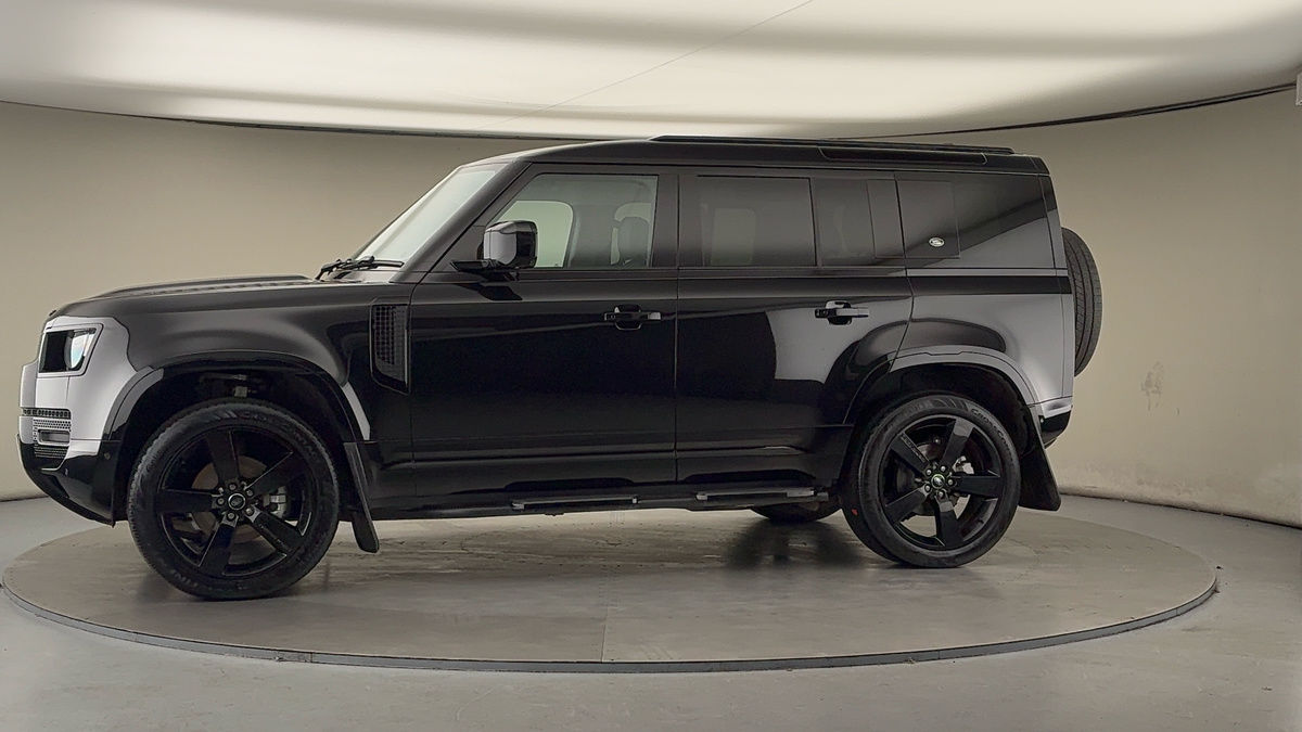 Used Land Rover Defender 110 2024 for sale - 76884628: Photo 28