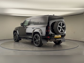 Used Land Rover Defender 110 2024 for sale - 76884628: Photo