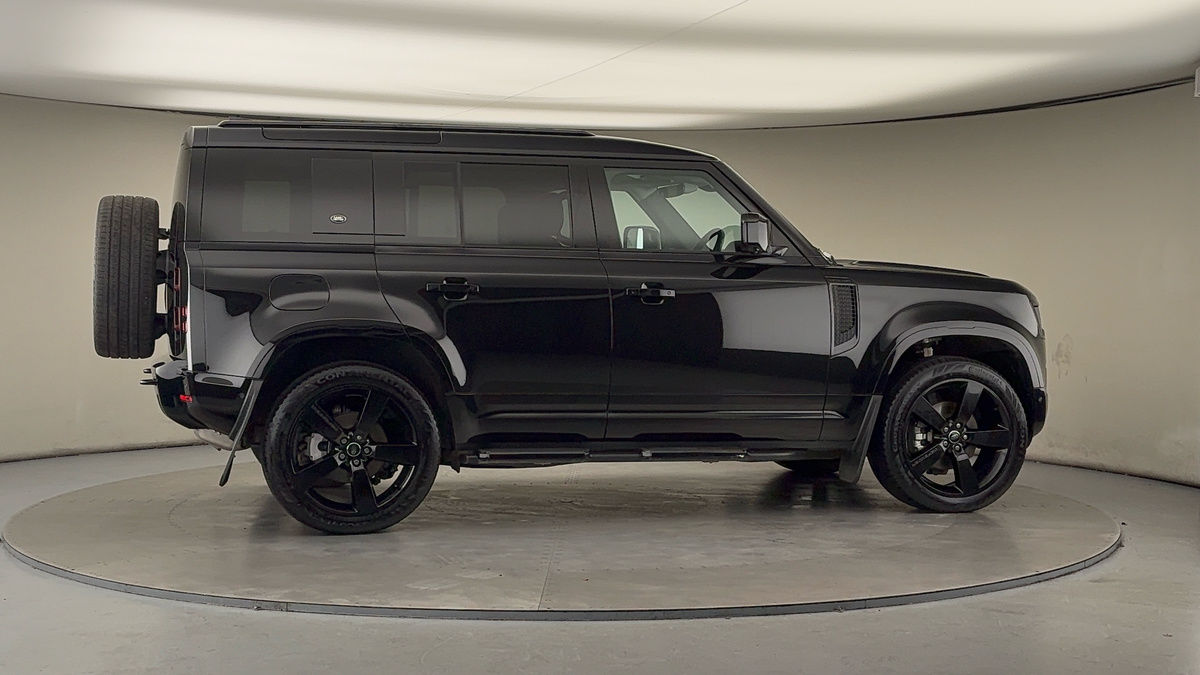 Used Land Rover Defender 110 2024 for sale - 76884628: Photo 37