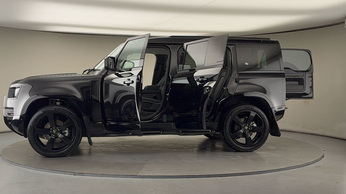 Used Land Rover Defender 110 2024 for sale - 76884628: Photo 47