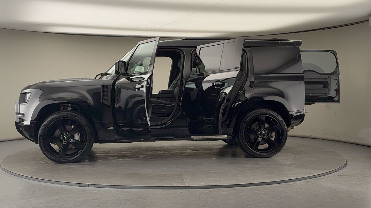 Used Land Rover Defender 2023 for sale - 77370425: Photo 47