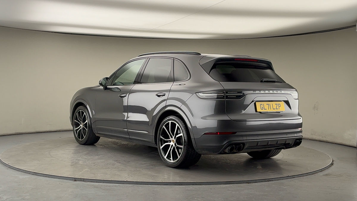 Used Porsche Cayenne 2021 for sale - 77535681: Photo 2