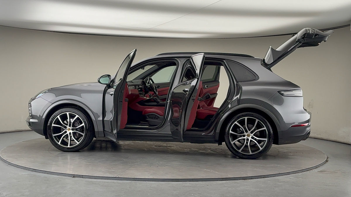 Used Porsche Cayenne 2021 for sale - 77535681: Photo 47