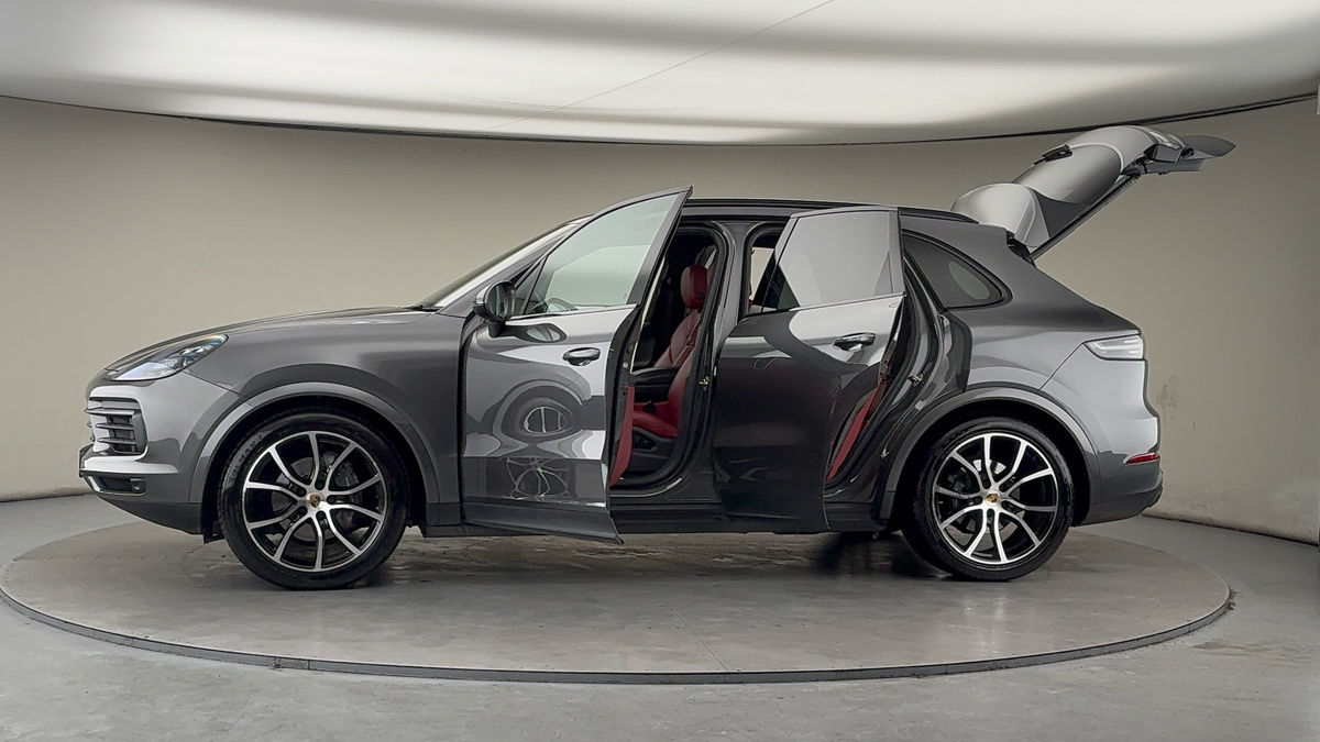 Used Porsche Cayenne 2021 for sale - 77535681: Photo 48