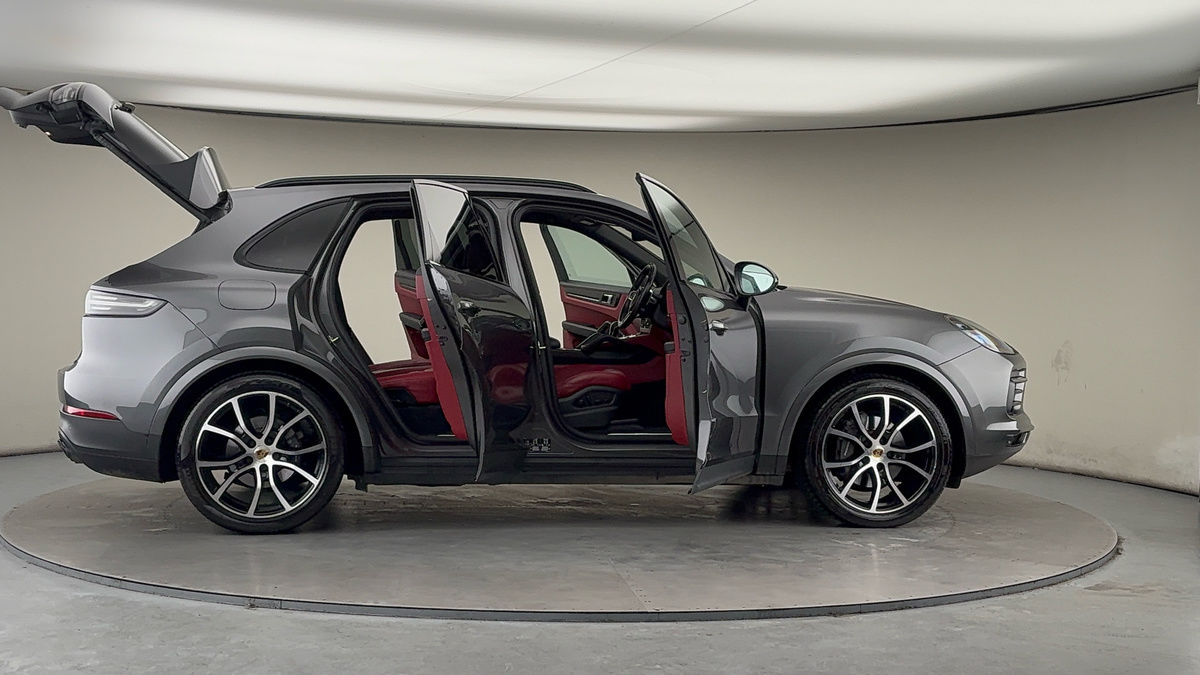 Used Porsche Cayenne 2021 for sale - 77535681: Photo 57