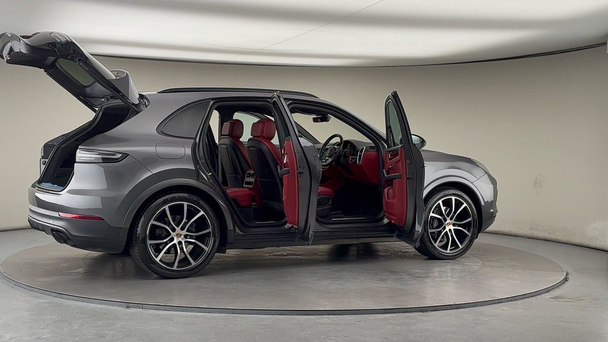 Used Porsche Cayenne 2021 for sale - 77535681: Photo 58