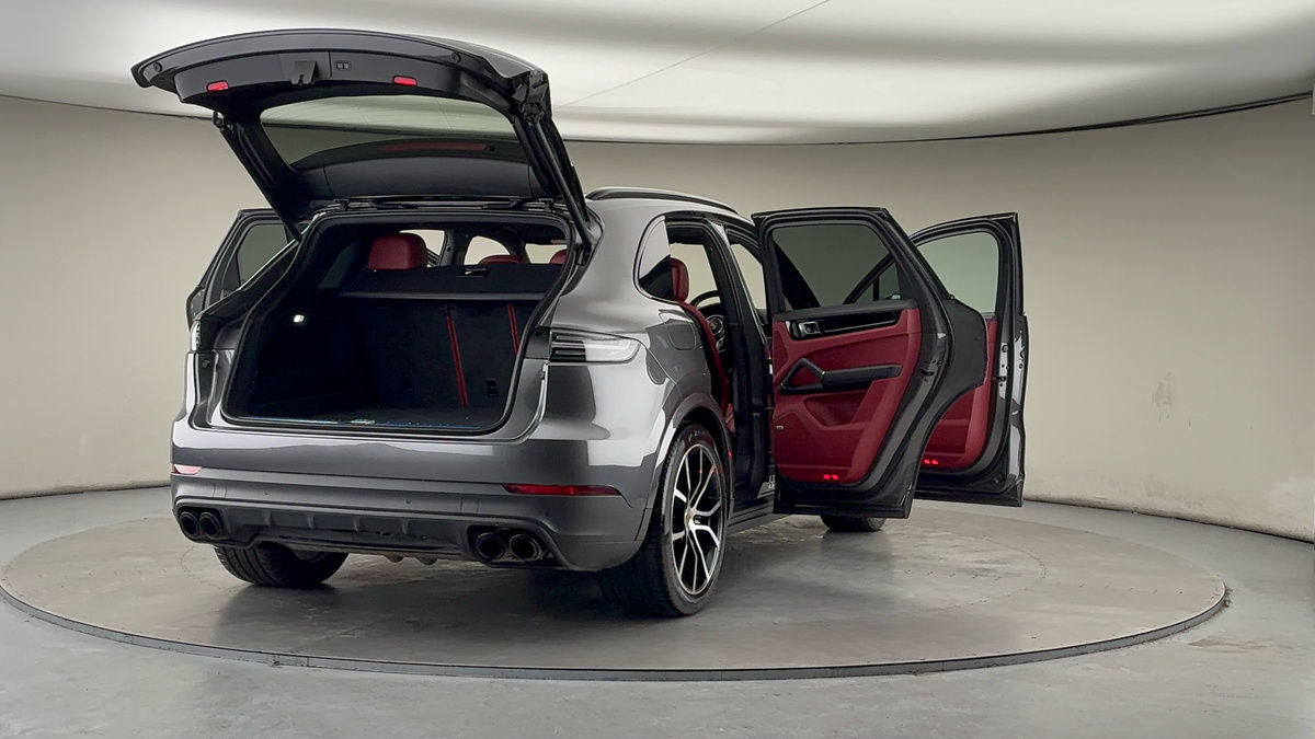 Used Porsche Cayenne 2021 for sale - 77535681: Photo 60