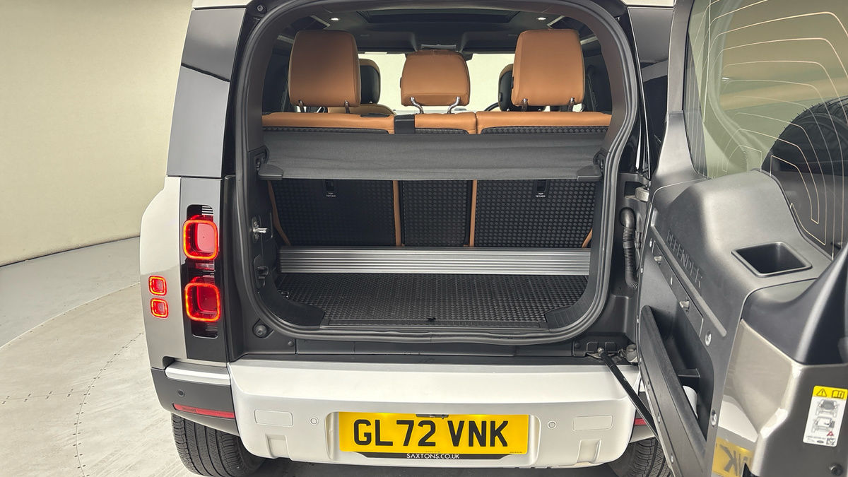 Used Land Rover Defender 2022 for sale - 77880796: Photo 11