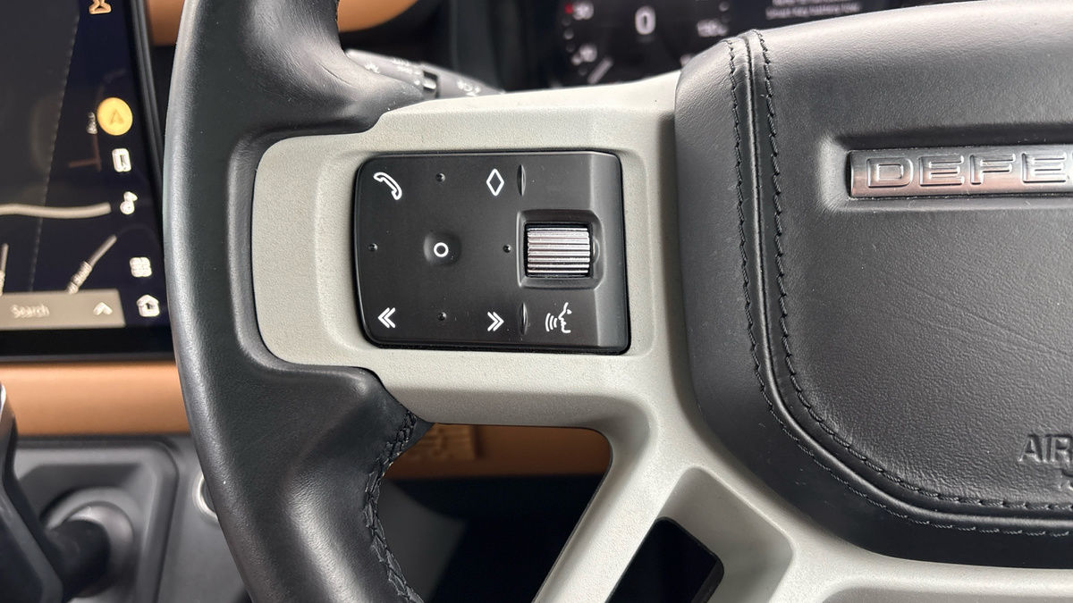 Used Land Rover Defender 2022 for sale - 77880796: Photo 13