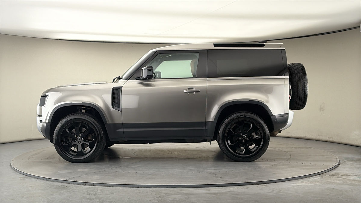 Used Land Rover Defender 2022 for sale - 77880796: Photo 15