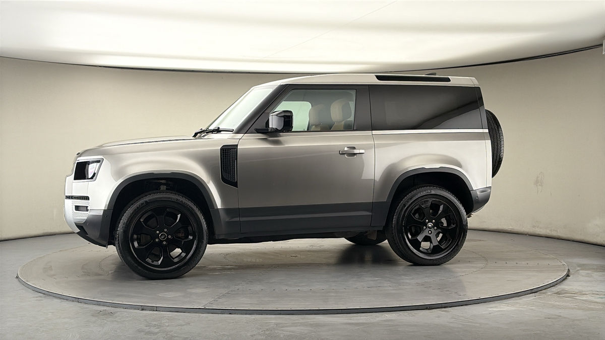 Used Land Rover Defender 2022 for sale - 77880796: Photo 29