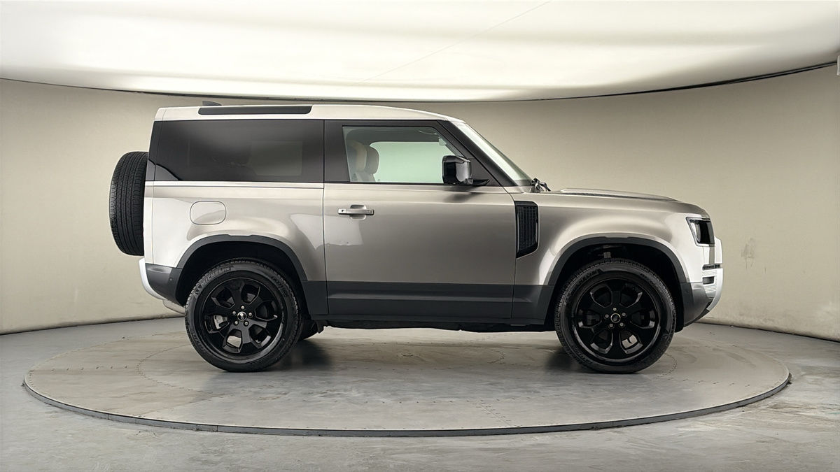 Used Land Rover Defender 2022 for sale - 77880796: Photo 37