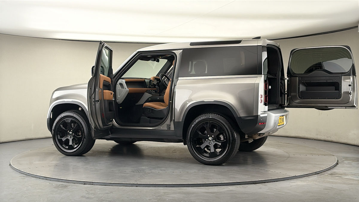 Used Land Rover Defender 2022 for sale - 77880796: Photo 46