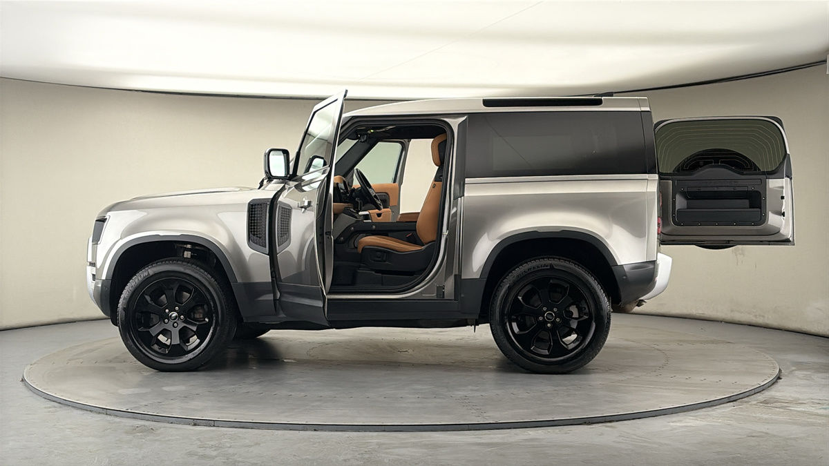 Used Land Rover Defender 2022 for sale - 77880796: Photo 47