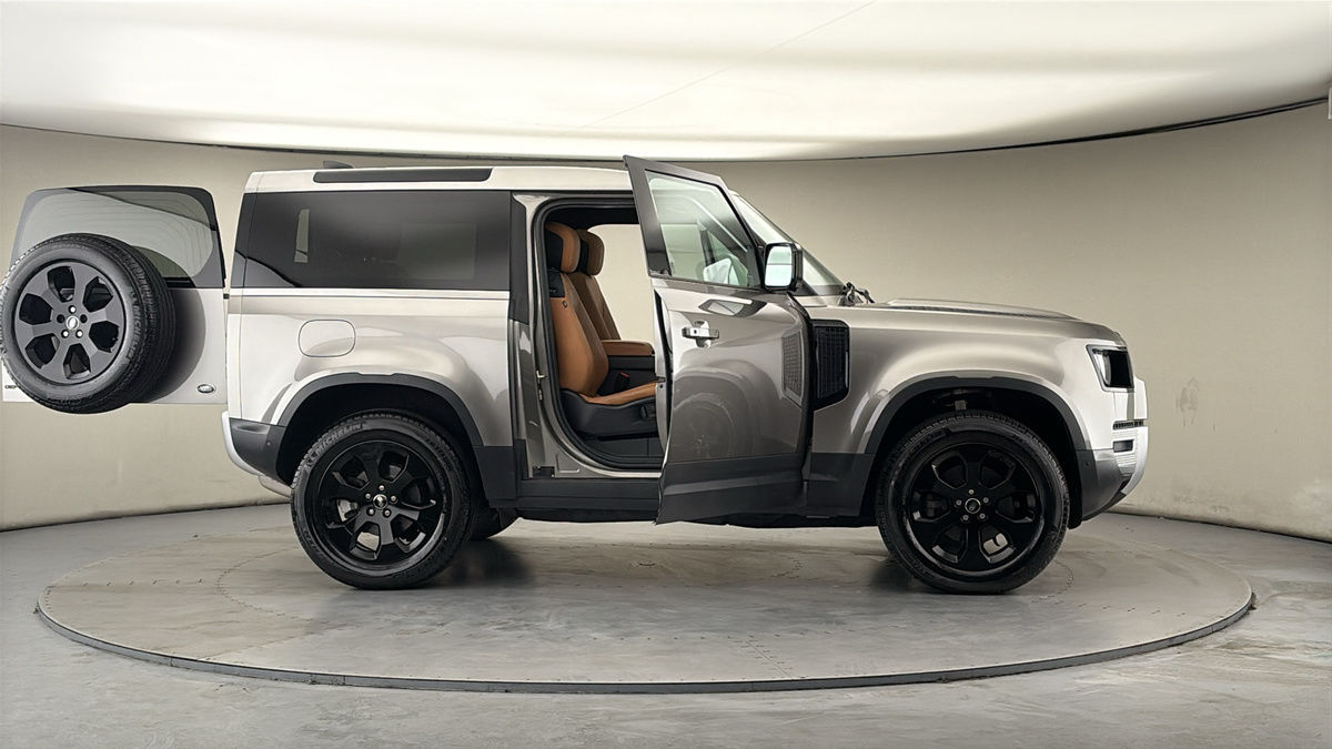 Used Land Rover Defender 2022 for sale - 77880796: Photo 56