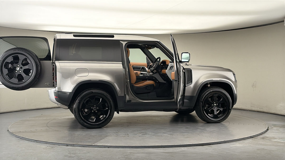 Used Land Rover Defender 2022 for sale - 77880796: Photo 57