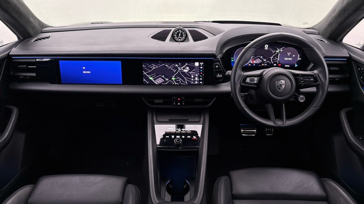 Used Porsche Macan 2025 for sale - 76655665: Photo 12