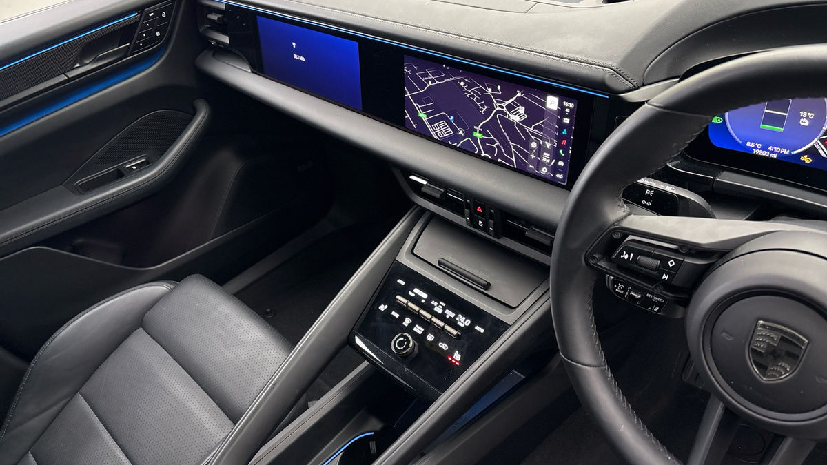 Used Porsche Macan 2025 for sale - 76655665: Photo 18