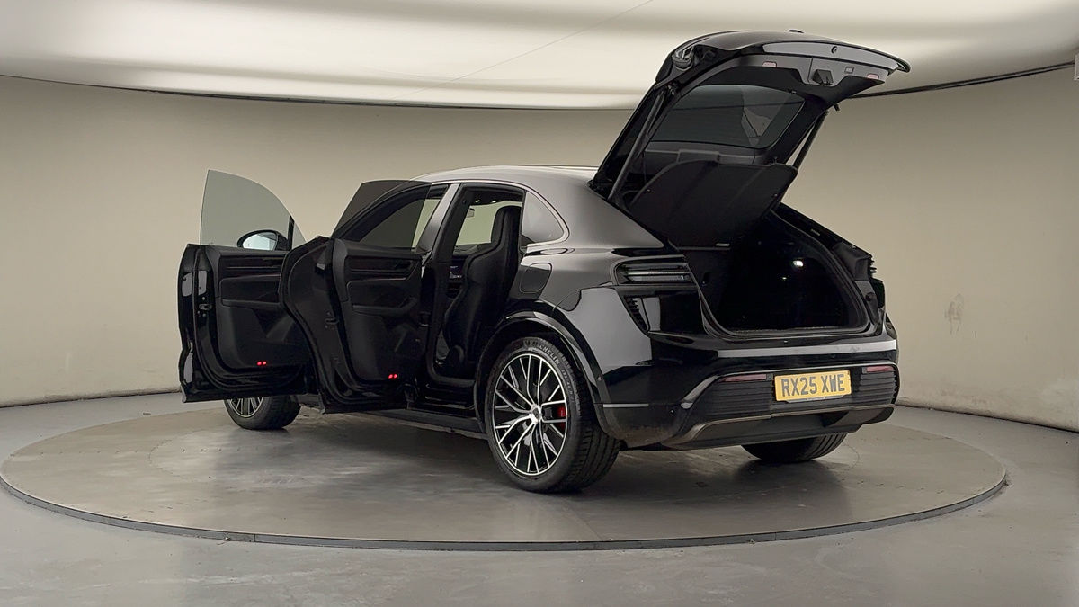 Used Porsche Macan 2025 for sale - 76655665: Photo 46