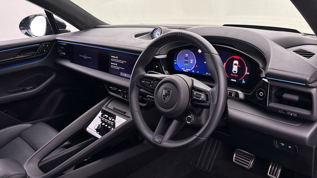 Used Porsche Macan 2025 for sale - 76655665: Photo 5