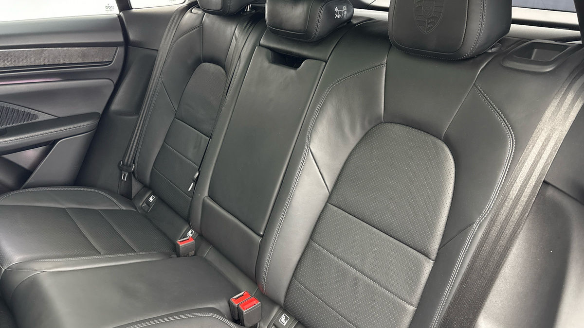 Used Porsche Macan 2025 for sale - 76655665: Photo 8