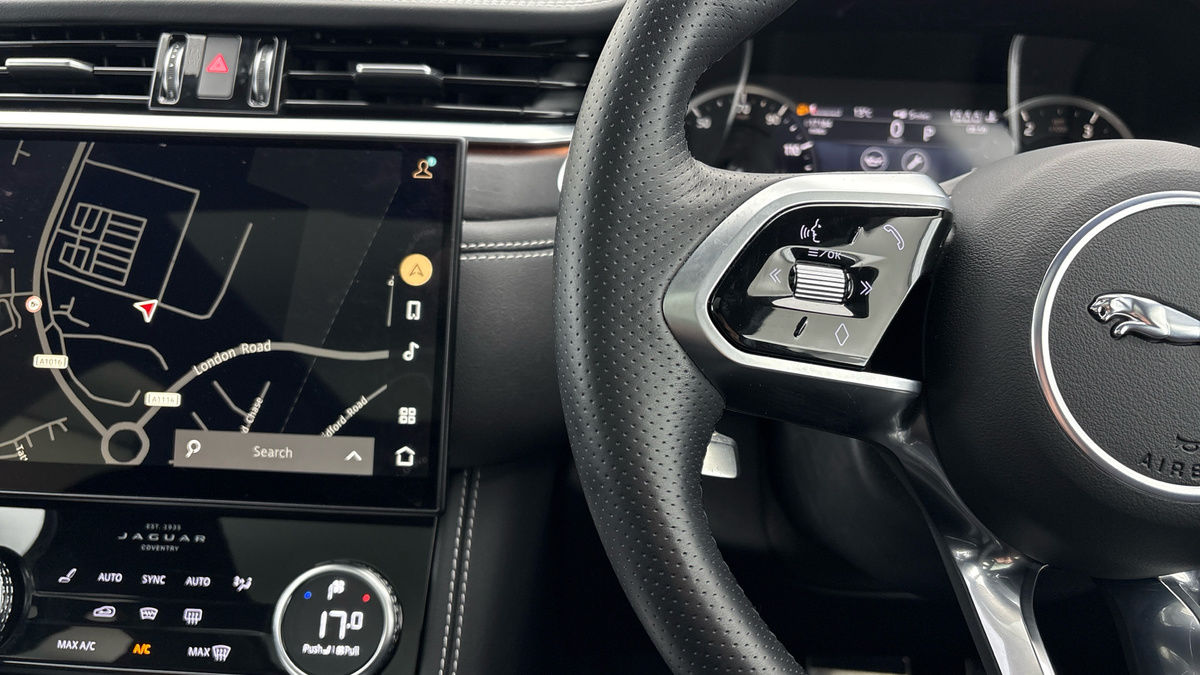 Used Jaguar F-Pace 2022 for sale - 76884633: Photo 13