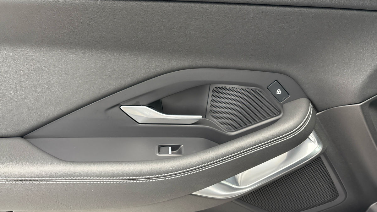 Used Jaguar E-Pace 2023 for sale - 76630365: Photo 37