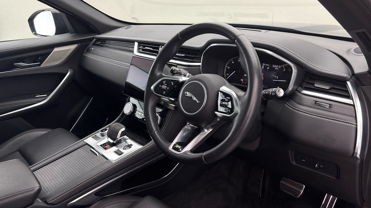 Used Jaguar F-Pace 2022 for sale - 77766103: Photo 5