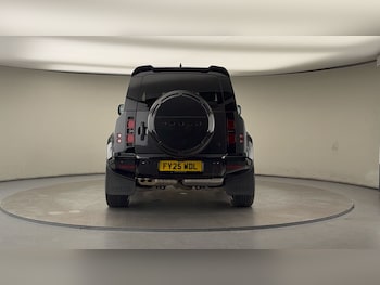 Used Land Rover Defender 90 2025 for sale - 76950909: Photo