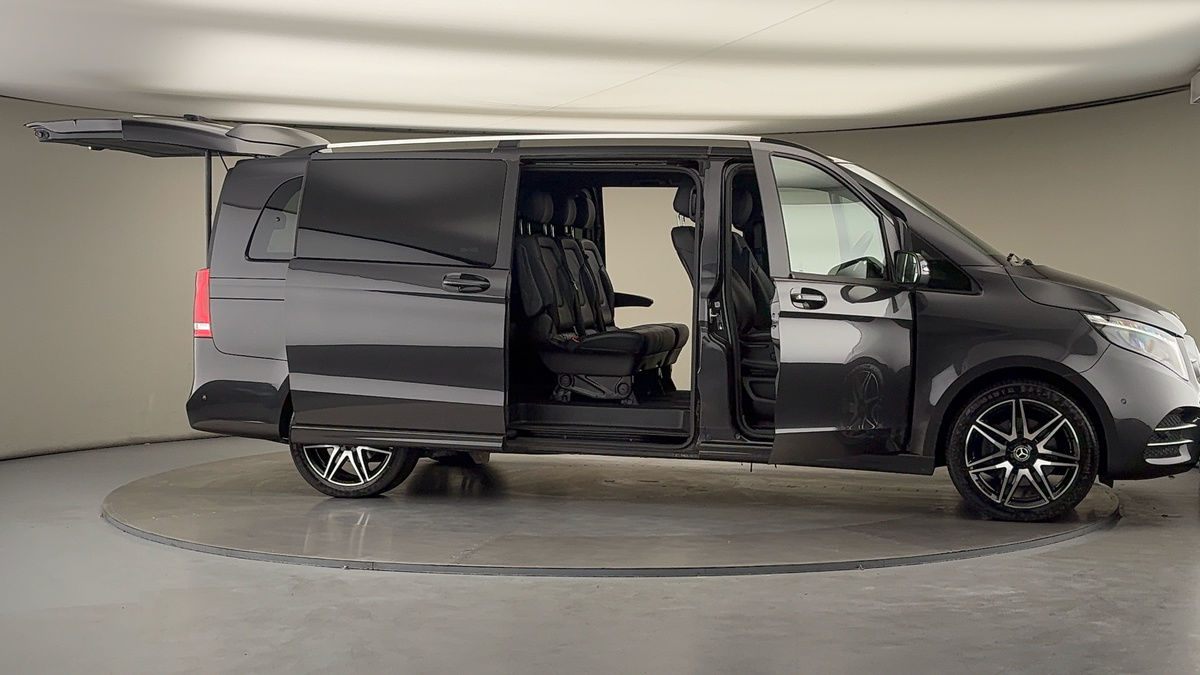 Used Mercedes-Benz V-Class 2023 for sale - 78213285: Photo 55