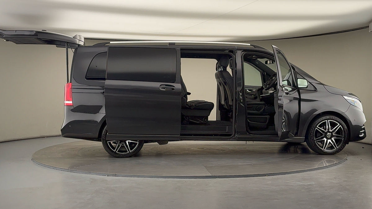 Used Mercedes-Benz V-Class 2023 for sale - 78213285: Photo 56