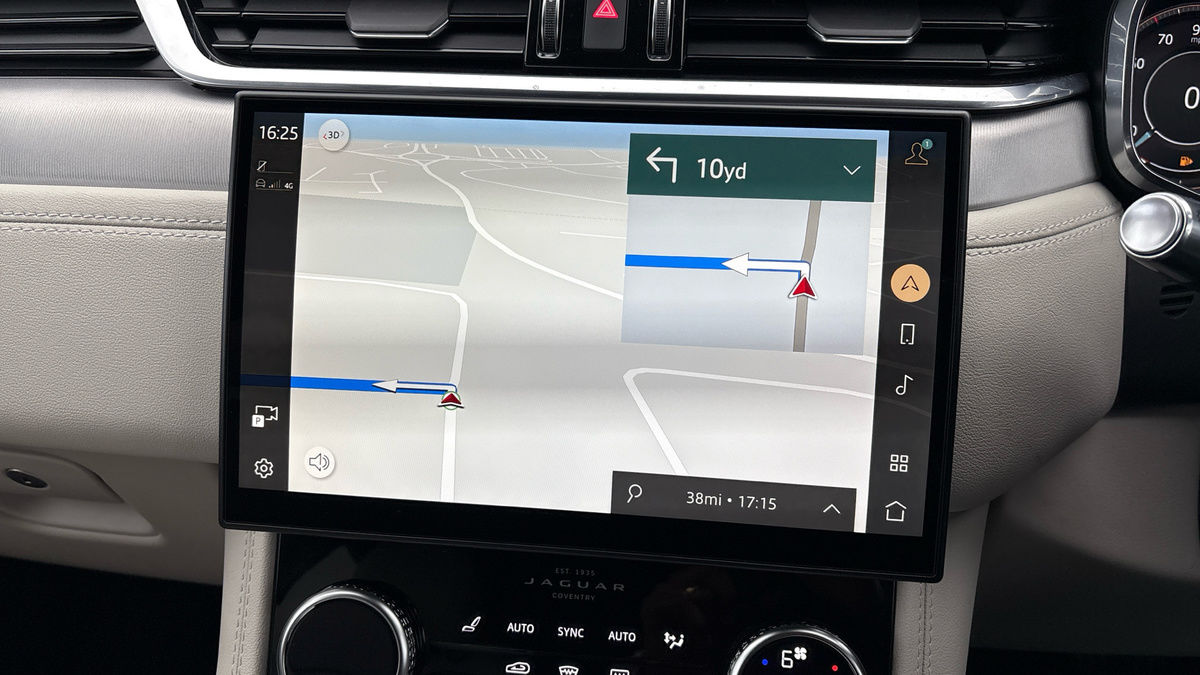 Used Jaguar F-Pace 2021 for sale - 76974093: Photo 17