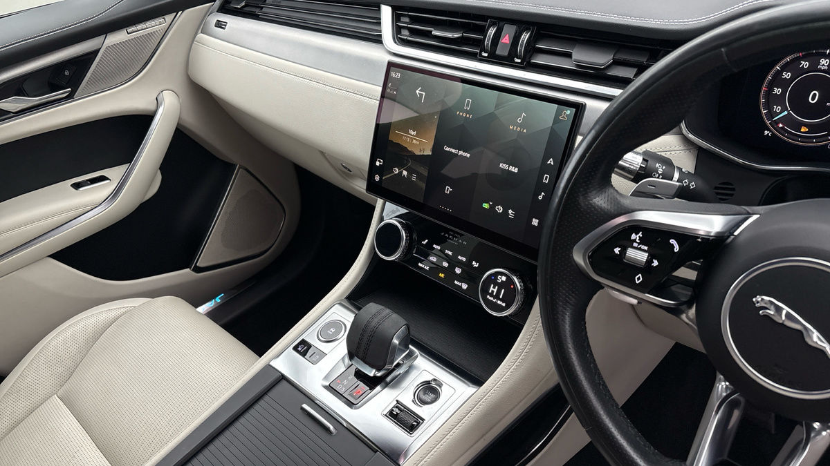 Used Jaguar F-Pace 2021 for sale - 76974093: Photo 18