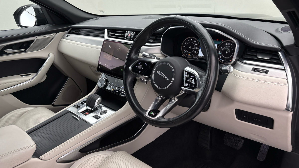 Used Jaguar F-Pace 2021 for sale - 76974093: Photo 5