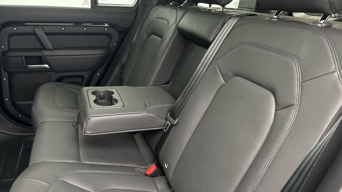 Used Land Rover Defender 110 2024 for sale - 76197994: Photo 9